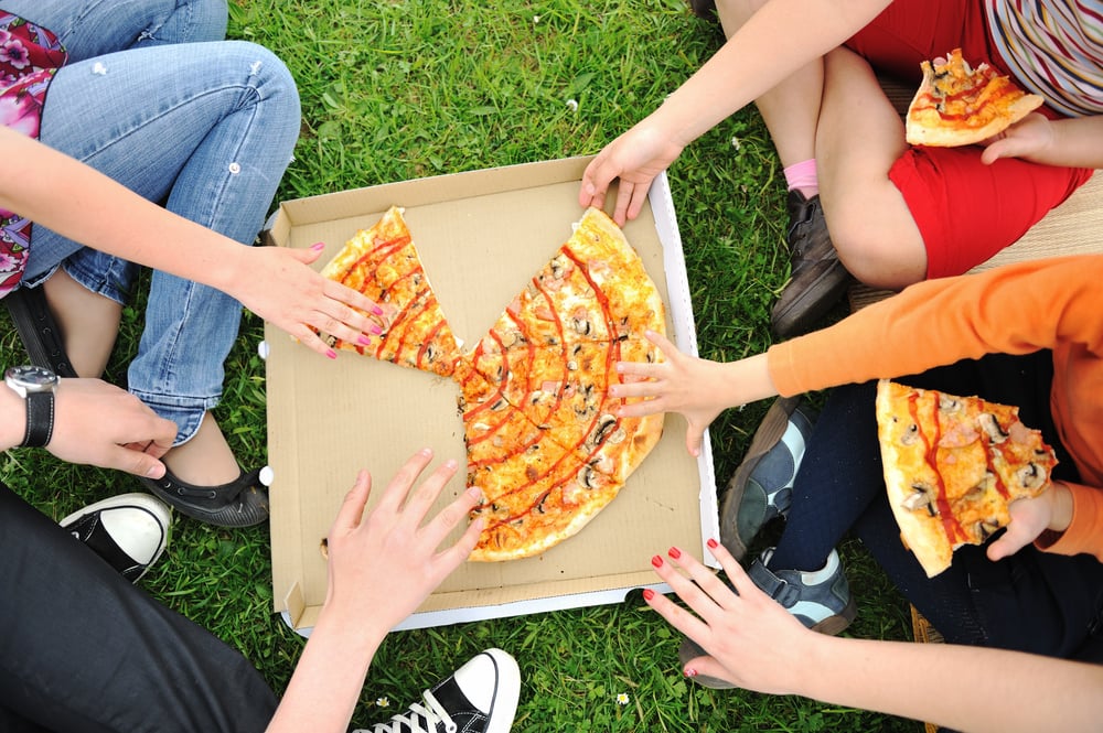 Pizza, family, outdoor